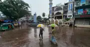 বাংলাদেশে বৃষ্টির সম্ভাবনা: মেট অফিসের ২৪ ঘণ্টার পূর্বাভাস