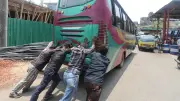 প্রখর রোদে তেলের সংকটে যানবাহনের দীর্ঘ সারি, চালকদের কষ্টের ছবি