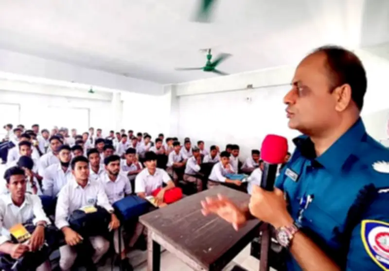 মাদকবিরোধী সভায় শিক্ষার্থীদের সচেতন হওয়ার পরামর্শ