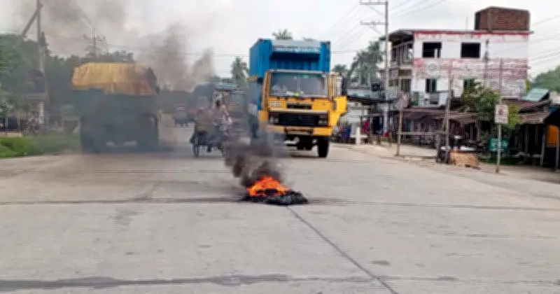যশোরে ব্যবসায়ী হত্যায় হরতাল, নওয়াপাড়ায় সকাল-সন্ধ্যা বন্ধ