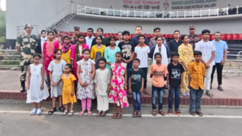 ভারত থেকে ফিরলো পাচার হওয়া ২০ নারী-শিশু, বজ্রপাতে দুই কৃষকের মৃত্যু
