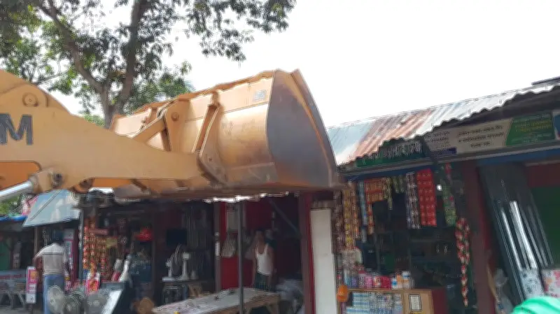 কুমিল্লা-চাঁদপুর মহাসড়কে তিন শতাধিক অবৈধ স্থাপনা উচ্ছেদ