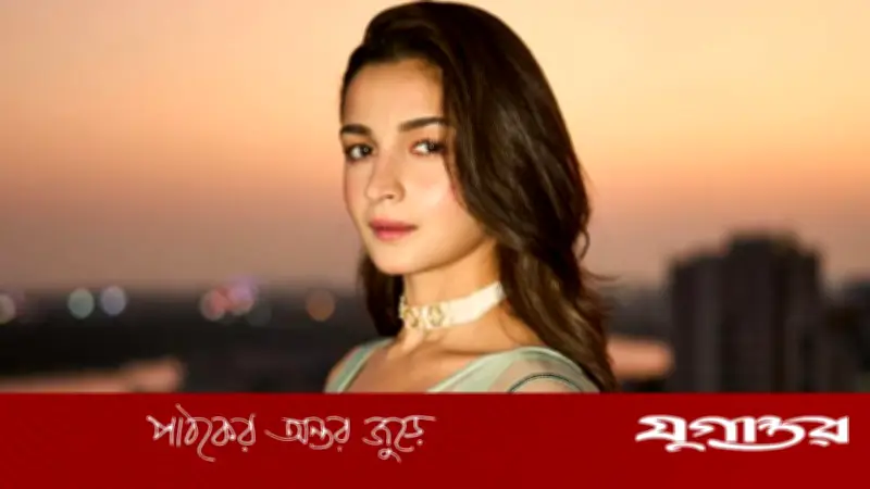কান রেড কার্পেটে আলিয়া ভাটকে ‘উপেক্ষা’ ভিডিও ভাইরাল