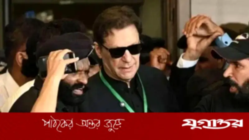 কারাগারে নির্যাতনে ইমরান খানের এক চোখের দৃষ্টি গেল