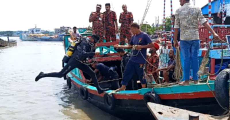 মোংলায় ট্রলারচালক নিখোঁজ, উদ্ধার অভিযান চলছে