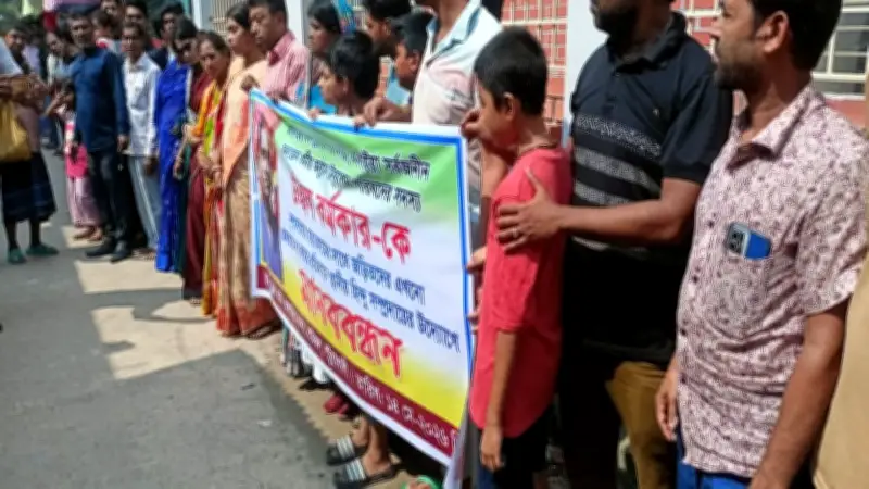উজ্জ্বল হত্যা: আসামি গ্রেপ্তারের দাবিতে মানববন্ধন, গৃহায়ন মন্ত্রীর নির্দেশ