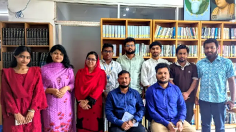 ইস্টার্ন ইউনিভার্সিটি বন্ধুসভায় ‘মা’ উপন্যাস পাঠচক্র
