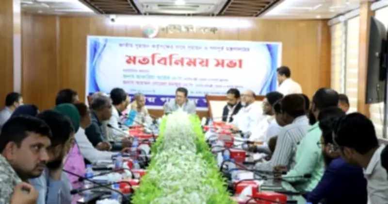 জনসেবায় হয়রানি না করার নির্দেশ গৃহায়ন মন্ত্রীর