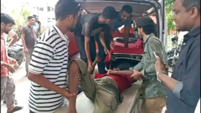 পুলিশের ভয়ে ইয়াবা গিলে অসুস্থ যুবক, ঢাকা মেডিকেলে ভর্তি