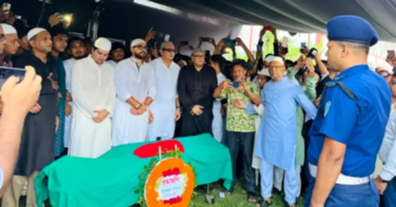বীর মুক্তিযোদ্ধা মোশাররফ হোসেনের দাফন সম্পন্ন, জানাজায় মানুষের ঢল