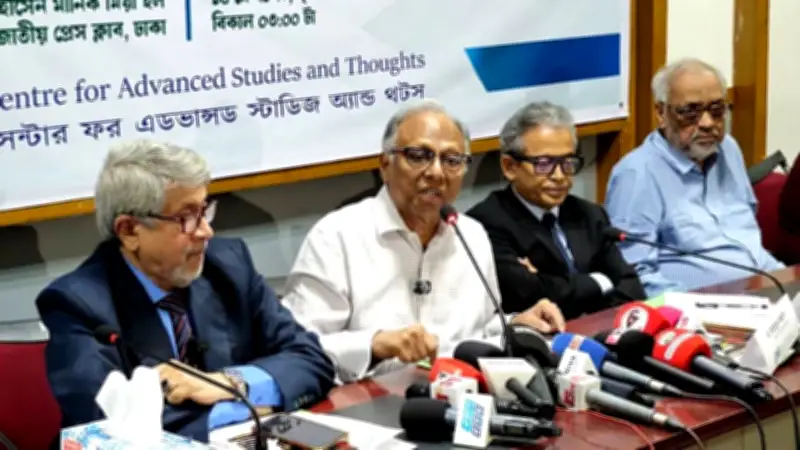 প্রাক-বাজেট আলোচনায় মাহমুদুর রহমান: উন্নয়নের ফাঁদে পড়া যাবে না