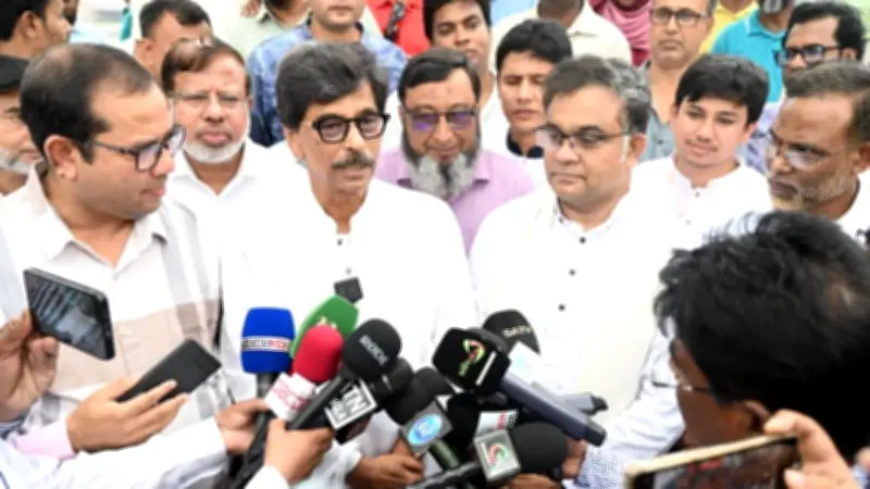 মৎস্যমন্ত্রী: মিঠাপানির মাছ উৎপাদনে লেক নতুন দৃষ্টান্ত হতে পারে