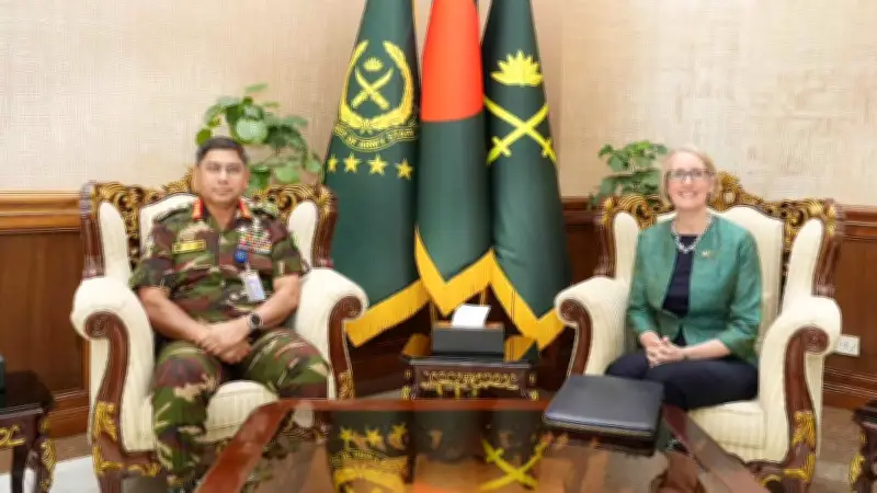 সেনাপ্রধানের সঙ্গে ব্রিটিশ হাইকমিশনারের সাক্ষাৎ