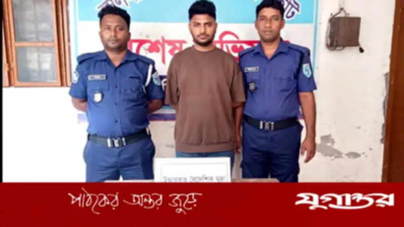 লালমনিরহাটে বিপুল ডলারসহ যুবক গ্রেপ্তার