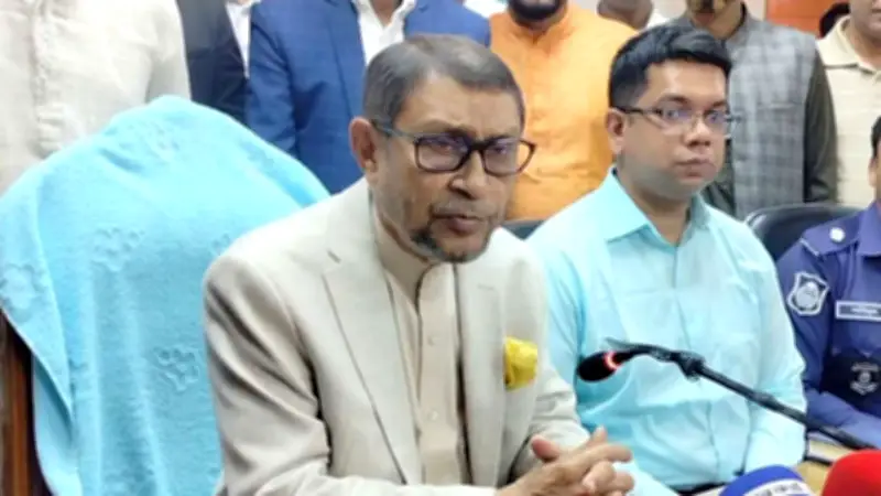 স্বাস্থ্যমন্ত্রী: দালালের দৌরাত্ম্য ঠেকাতে নিয়মিত তদারকি করছি