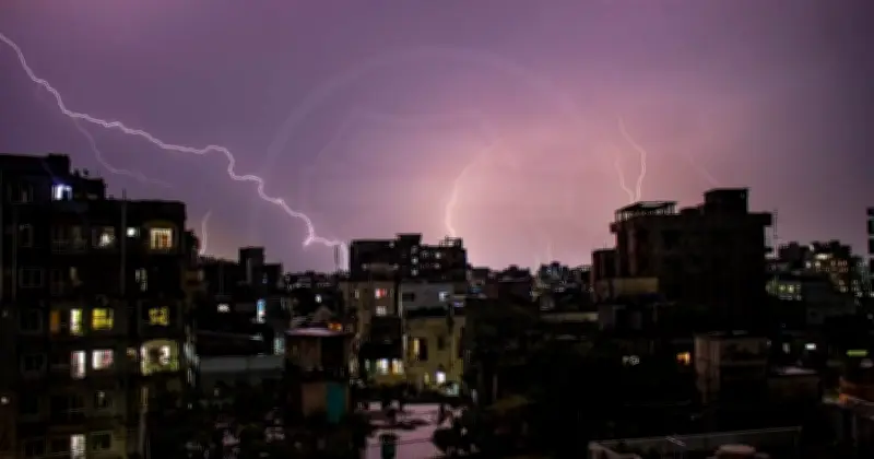 ঢাকায় আজ রাতে বৃষ্টি ও বজ্রপাতের সম্ভাবনা