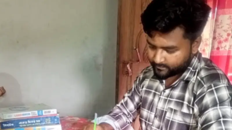 সড়ক দুর্ঘটনায় পরিবার হারানো পাভেলের পাঁচ বছর পরও ক্ষতিপূরণ মেলেনি
