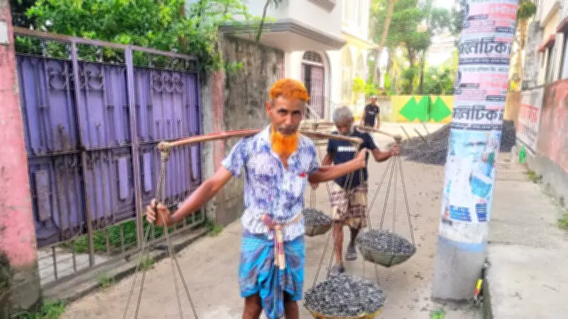 দিনমজুর ফয়েজ উল্লাহর দুই ছেলে ঢাকা বিশ্ববিদ্যালয়ে পড়ছে