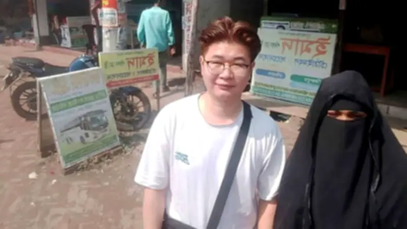প্রেমের টানে পিরোজপুর এসে আশাহত হয়ে ফিরে চীনা যুবক