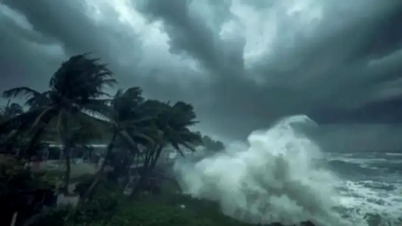 সন্ধ্যার মধ্যে ৭ অঞ্চলে ঝড়-বৃষ্টির আভাস, নদীবন্দরে সতর্কতা