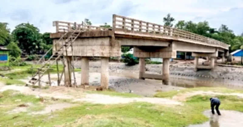 ফেনীতে ৮ কোটি টাকার সেতু অচল, সংযোগসড়ক নেই