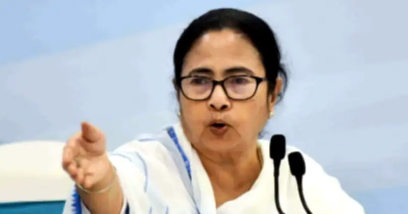 মমতার ডাক: দল ছাড়তে চাইলে যেতে পারেন, নতুন করে গড়ব তৃণমূল