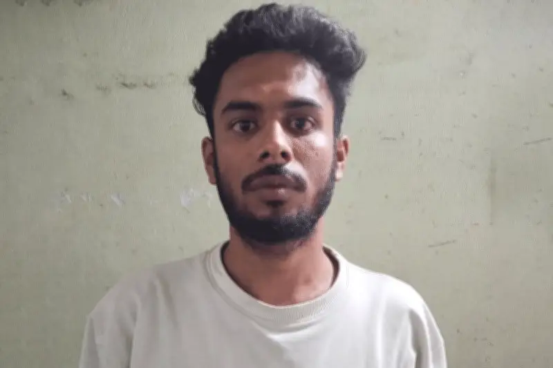 ছাত্রলীগের পোস্টার বিতরণের সময় গ্রেপ্তার আশিক তপেদার