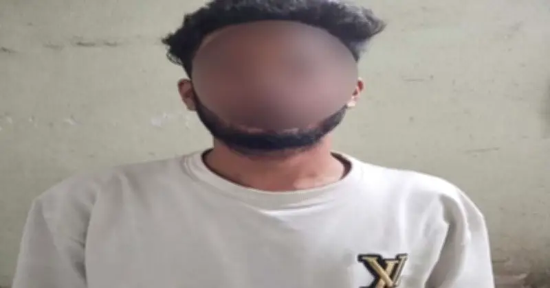 বনানীতে ছাত্রলীগের পোস্টারসহ গ্রেফতার ১