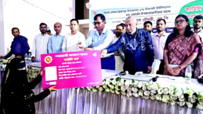 জৈন্তাপুরে ৪৬৫ পরিবার পেল ফ্যামিলি কার্ড; মির্জা আব্বাস জুনে দেশে ফিরছেন