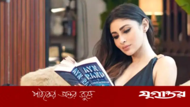 মৌনী রায়ের পুরনো সাক্ষাৎকার ভাইরাল: সঠিক মানুষ পাশে থাকলে ভিন্ন অনুভূতি আসে