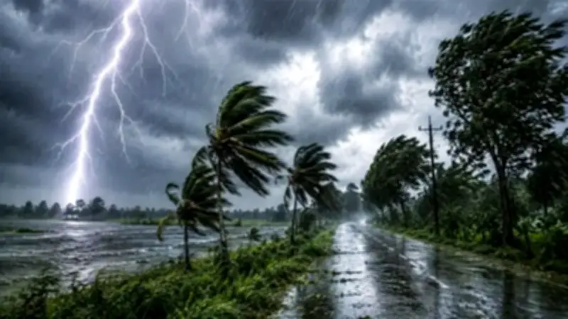 ঢাকাসহ ১৩ অঞ্চলে বজ্রবৃষ্টির সতর্কতা, শেষ দিনে ট্রেনের টিকিট বিক্রি আজ