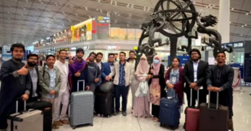 ডাকসুর ১৫ সদস্যের প্রতিনিধিদল চীনে পৌঁছেছে