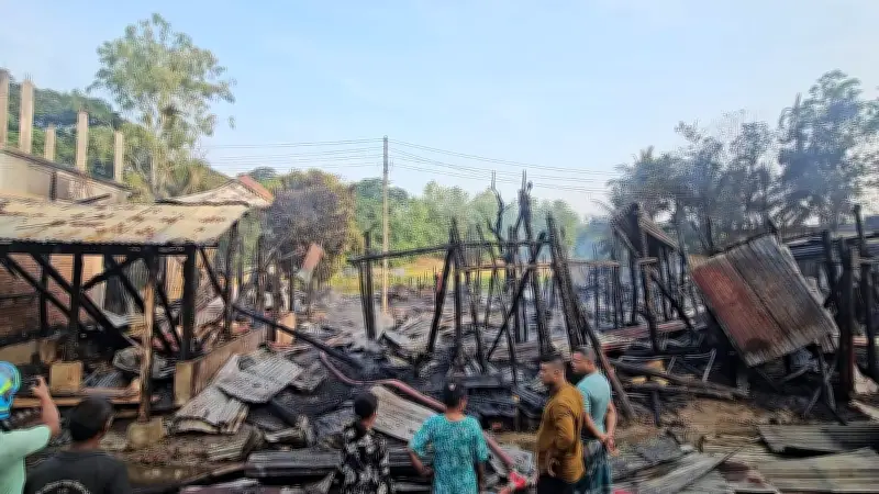 বান্দরবানে বাঘমারা বাজারে অগ্নিকাণ্ড, ৪৮ দোকান পুড়ে ছাই