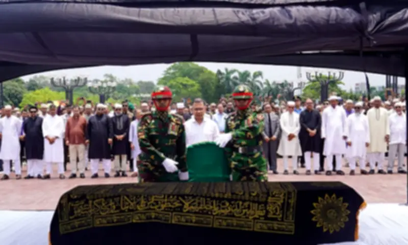 প্রধানমন্ত্রী তারেক রহমানের মিজানুর রহমান সিনহার জানাজায় অংশগ্রহণ