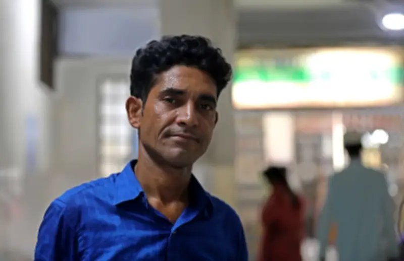 মেয়েকে বাঁচাতে ক্যামেরা বিক্রি, চিকিৎসা খরচে দিশেহারা বাবা