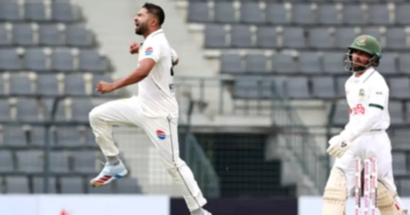 সিলেট টেস্টে বাংলাদেশের লিড ১৫৬ রান, হাতে ৭ উইকেট