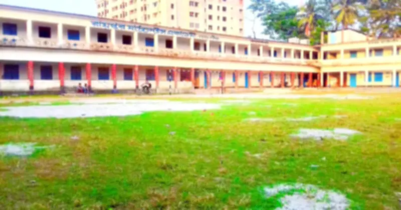 গণিত শিক্ষক ইংরেজির প্রধান পরীক্ষক, শারীরিক শিক্ষক বাংলার