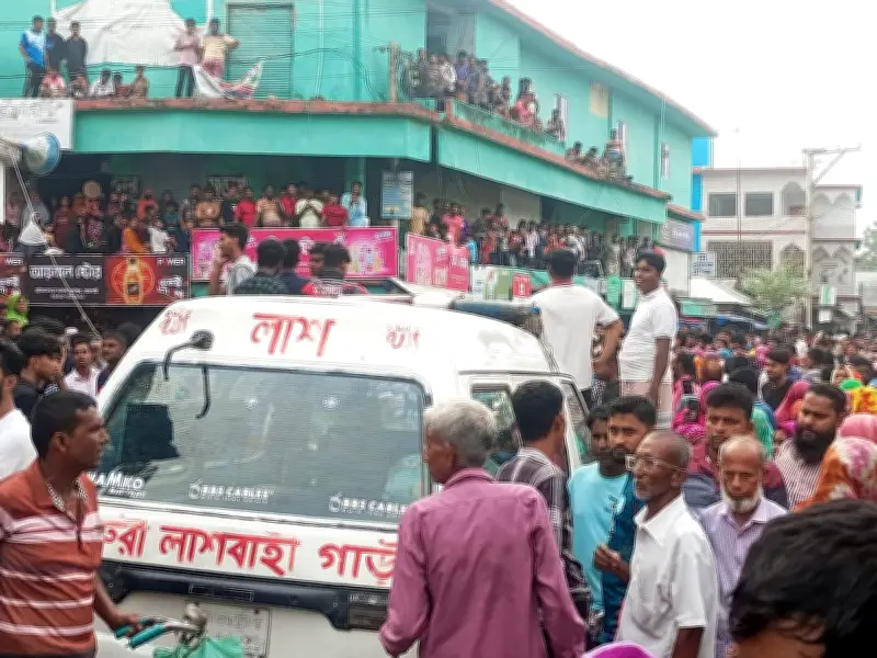 রাজশাহীতে শিশু হত্যার প্রতিবাদে মরদেহবাহী অ্যাম্বুলেন্স আটকে বিক্ষোভ
