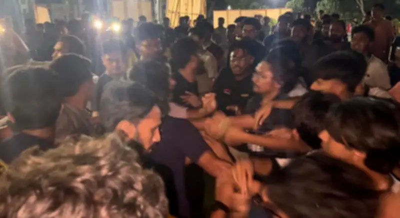 ইসলামী বিশ্ববিদ্যালয়ে দুই বিভাগের সংঘর্ষ, প্রক্টর আহত