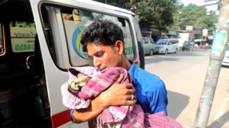 হামে আক্রান্ত ৯ মাসের শিশুর মৃত্যু, অক্সিজেন পাইপ জোগাড় করতে পারেননি বাবা