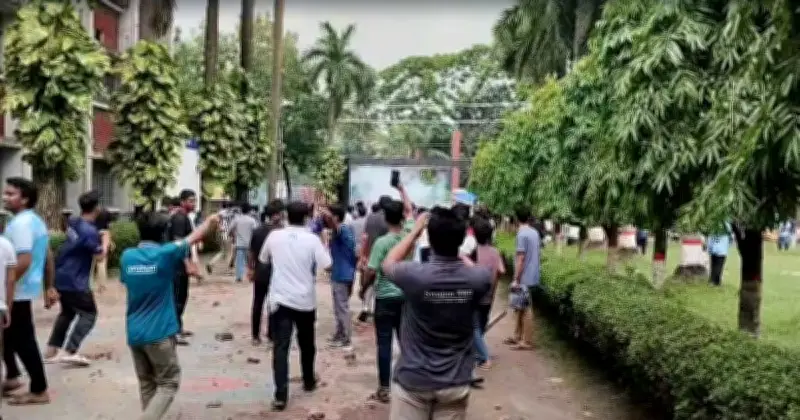 ডুয়েটে ভিসি নিয়োগ নিয়ে অচলাবস্থা, পাঁচ দিনেও ক্যাম্পাসে প্রবেশ করতে পারেননি