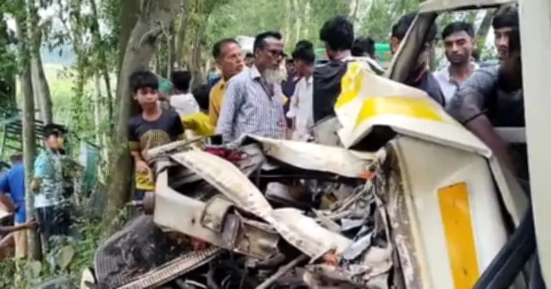 গাইবান্ধায় পিকআপ-ইজিবাইক সংঘর্ষে নিহত ২, আহত ৪