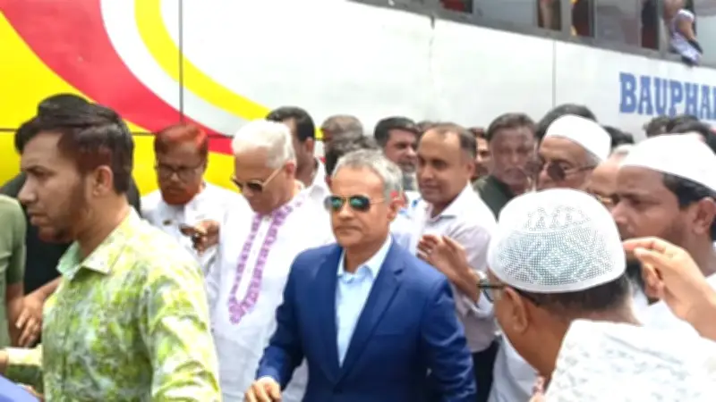 সেতুমন্ত্রী অবরুদ্ধ বাউফলে, ফিরে গিয়ে সভা করলেন দুমকিতে