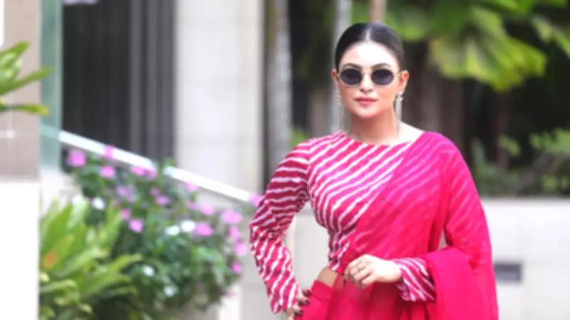 ঈদ ফ্যাশনে মসলিন, পেইজলি ও লাহরিয়ার ছোঁয়া