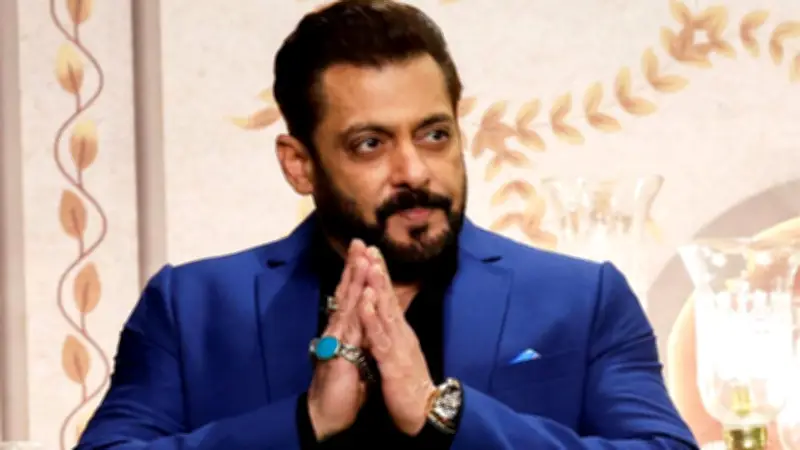 পাপারাজ্জিদের আচরণে ক্ষুব্ধ সালমান খান, ঈদে ৮ দিন বন্ধ সোনামসজিদ বন্দর