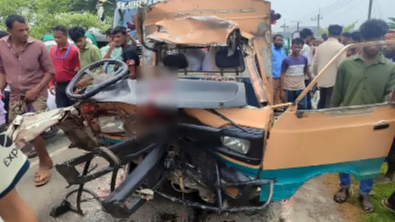সুনামগঞ্জে বাস-লেগুনার সংঘর্ষে নিহত ২; পাপারাজ্জিদের আচরণে ক্ষুব্ধ সালমান খান