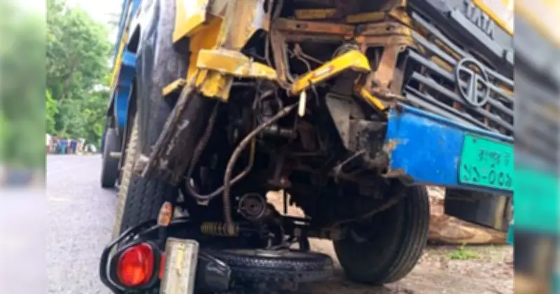 বাগেরহাটে ট্রাক-মোটরসাইকেল সংঘর্ষে ৩ নিহত