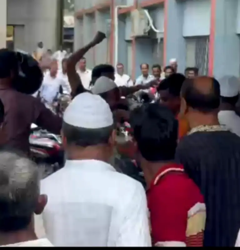নেত্রকোনায় পশুর বাজার ইজারা নিয়ে বিএনপি-জামায়াত সংঘর্ষ