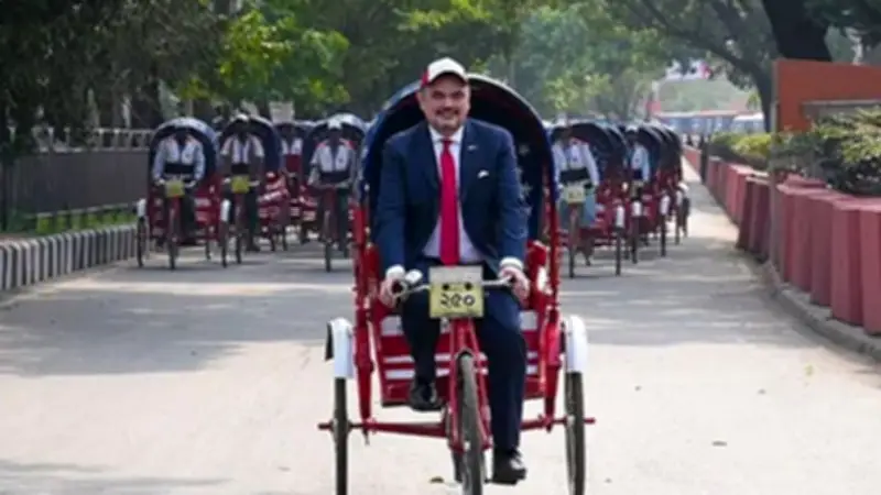ঢাকায় রিকশাচালক মার্কিন রাষ্ট্রদূত, মাদক ব্যবসায়ী গ্রেপ্তার, রক সল্ট আটক
