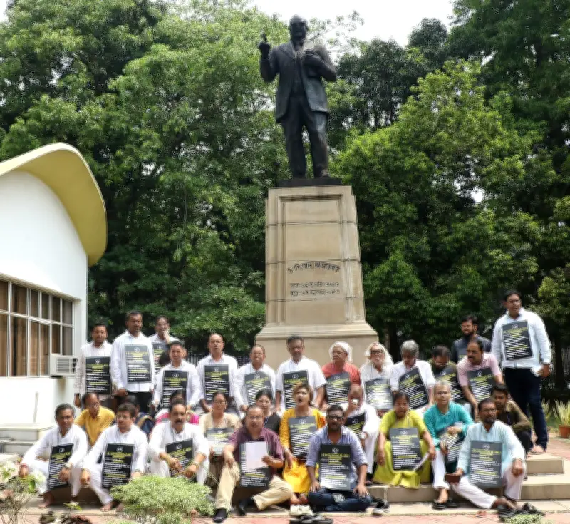 তৃণমূলের বিক্ষোভ: বুলডোজার সংস্কৃতি ও হকার উচ্ছেদের প্রতিবাদ
